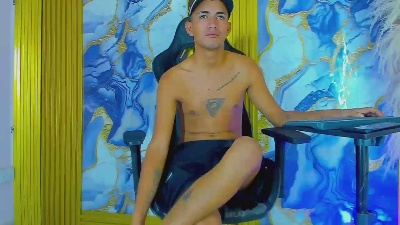 NIO_KLOUDS live cam on Cam4