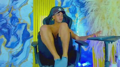 NIO_KLOUDS live cam on Cam4