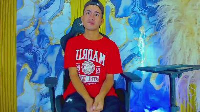 NIO_KLOUDS live cam on Cam4