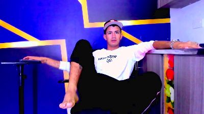 NIO_KLOUDS live cam on Cam4