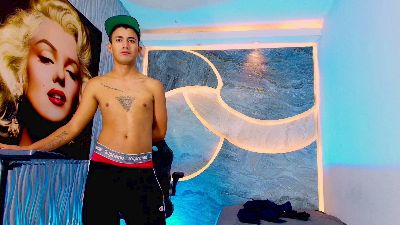 NIO_KLOUDS live cam on Cam4