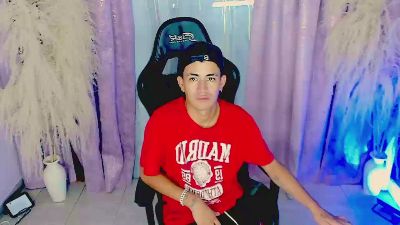 NIO_KLOUDS live cam on Cam4