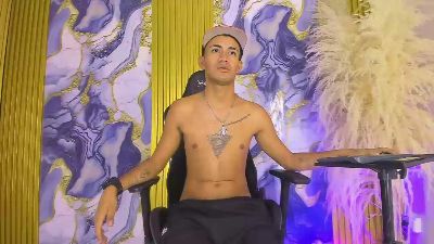 NIO_KLOUDS live cam on Cam4