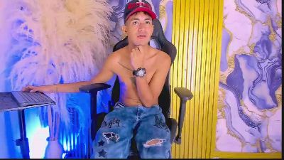 NIO_KLOUDS live cam on Cam4