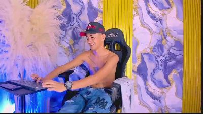 NIO_KLOUDS live cam on Cam4