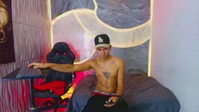 NIO_KLOUDS live cam on Cam4