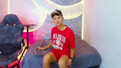NIO_KLOUDS live cam on Cam4