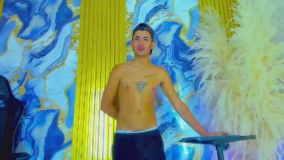 NIO_KLOUDS live cam on Cam4