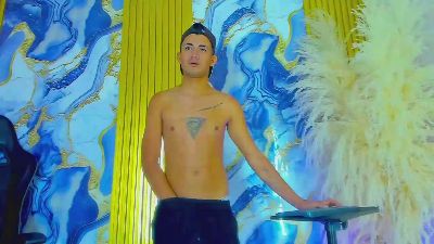 NIO_KLOUDS live cam on Cam4