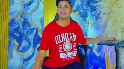 NIO_KLOUDS live cam on Cam4