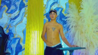 NIO_KLOUDS live cam on Cam4