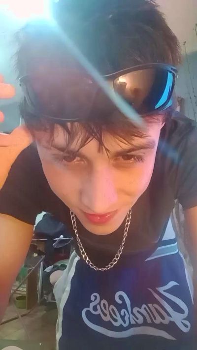Naaue live cam on Cam4