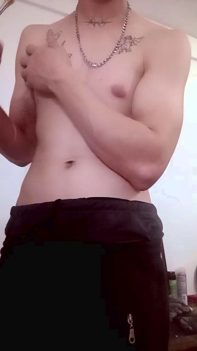 Naaue live cam on Cam4