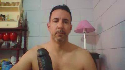 NachoRJ live cam on Cam4