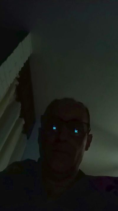 Nachouy2023 live cam on Cam4