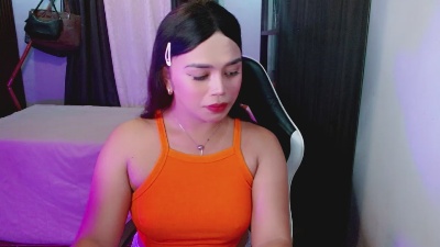 Naddyblush69 live cam on Cam4