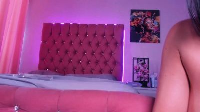 Naddynee live cam on Cam4