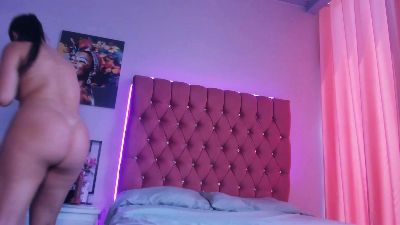 Naddynee live cam on Cam4