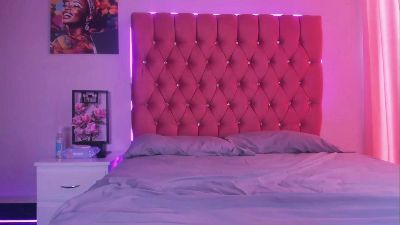 Naddynee live cam on Cam4