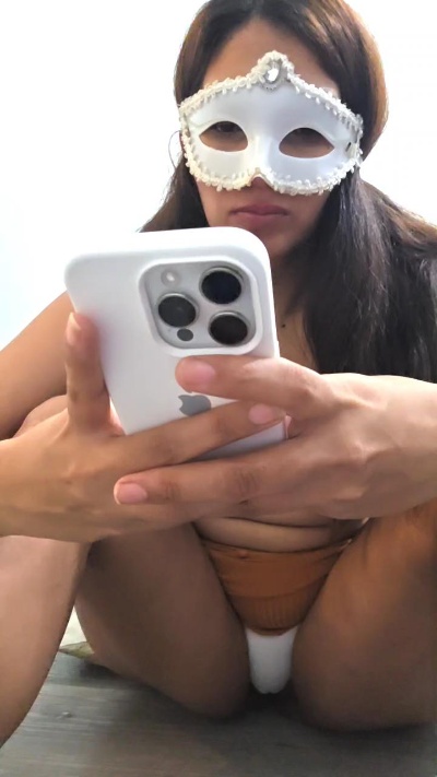 Nadiaamor live cam on Cam4