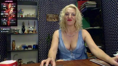 Nadin_slut live cam on Cam4