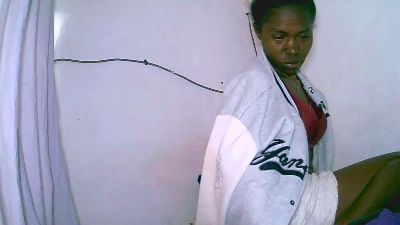 Nadyah live cam on Cam4