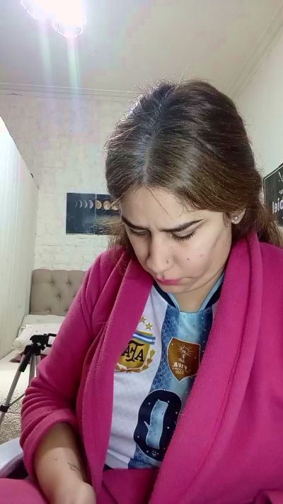 Nahiarabiel live cam on Cam4