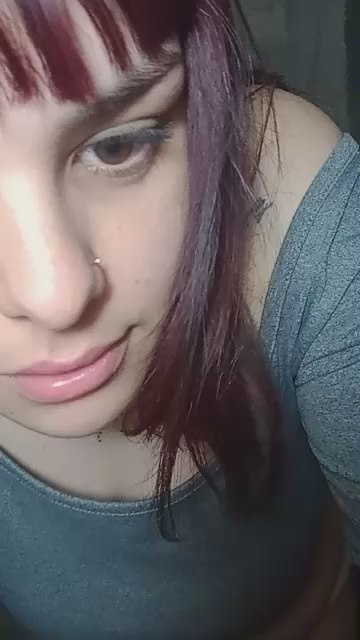 Nahiii live cam on Cam4