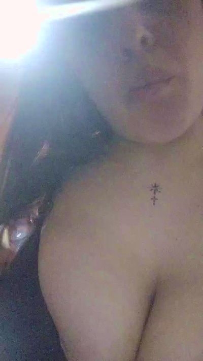 Nahiii live cam on Cam4