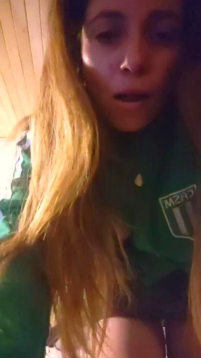 Naiara31 live cam on Cam4
