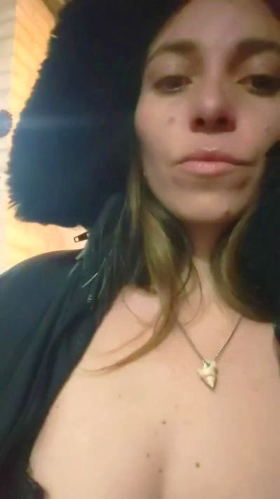 Naiara31 live cam on Cam4