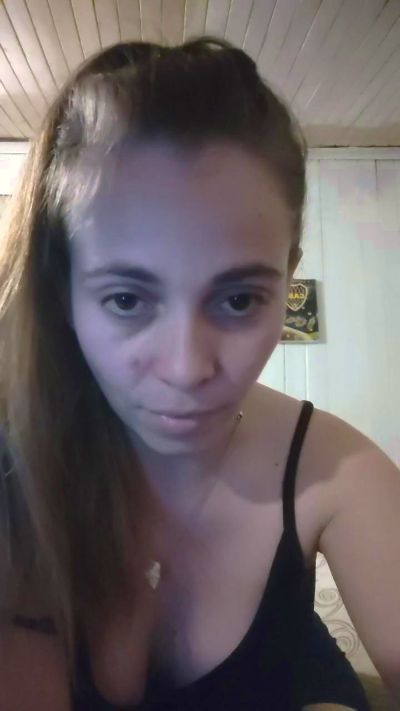 Naiara31 live cam on Cam4