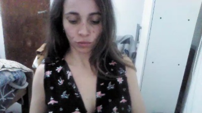 Naiara31 live cam on Cam4