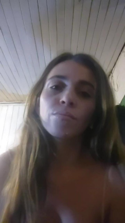 Naiara31 live cam on Cam4