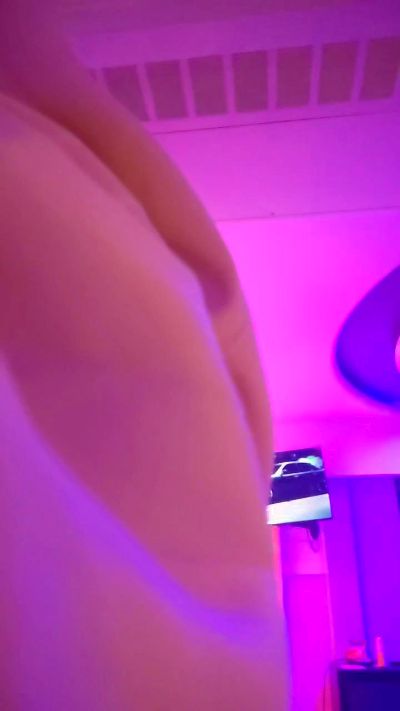 Naiara31 live cam on Cam4