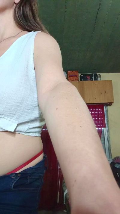 Naiara31 live cam on Cam4