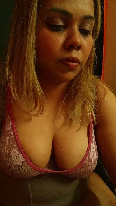Nainaguptahyd live cam on Cam4