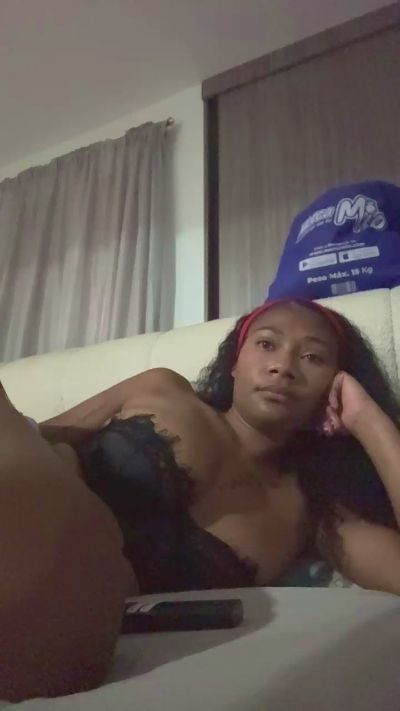 Nairobys live cam on Cam4