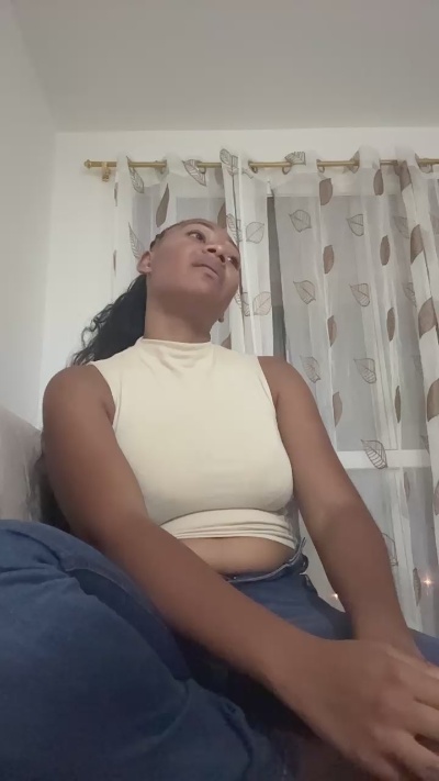 Nairobys live cam on Cam4