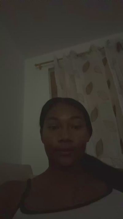 Nairobys live cam on Cam4