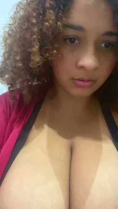 Nalui live cam on Cam4