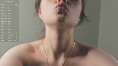 NanceeNesvig live cam on Cam4