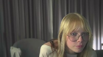 NanceyCrews live cam on Cam4