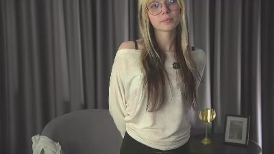 NanceyCrews live cam on Cam4
