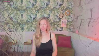 NancyGentle live cam on Cam4