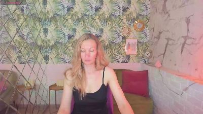 NancyGentle live cam on Cam4