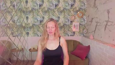 NancyGentle live cam on Cam4