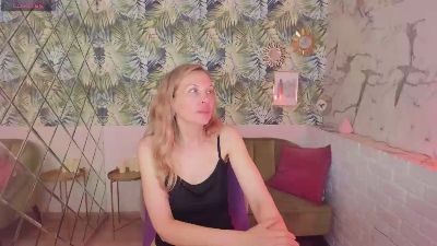 NancyGentle live cam on Cam4