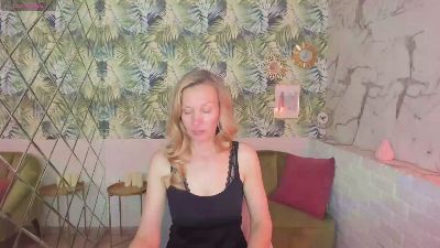 NancyGentle live cam on Cam4