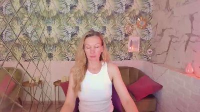 NancyGentle live cam on Cam4